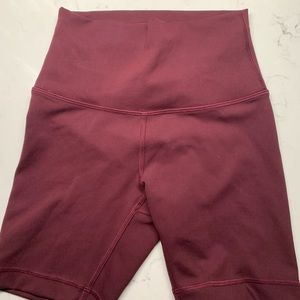 Lululemon Wunder Train High-Rise Short 6”